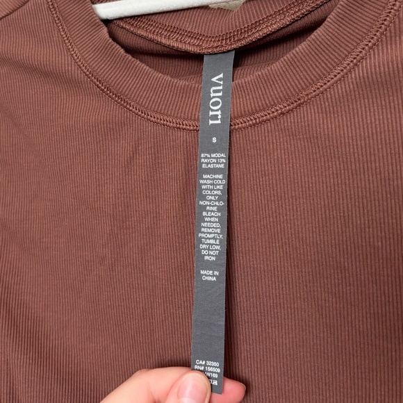Vuori Pose Fitted Tee, Chestnut Brown - Picture 3 of 4
